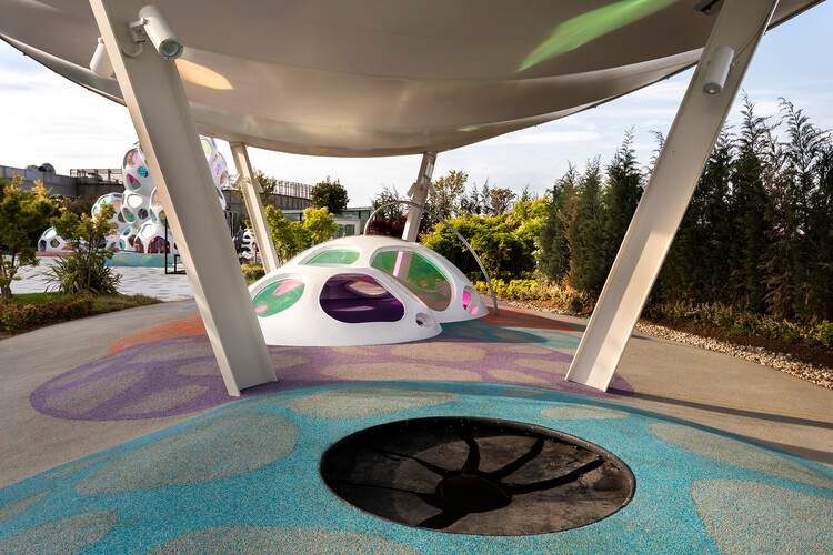 休闲建筑：13个塑造跨代共融空间的项目 - 10 的图像 15