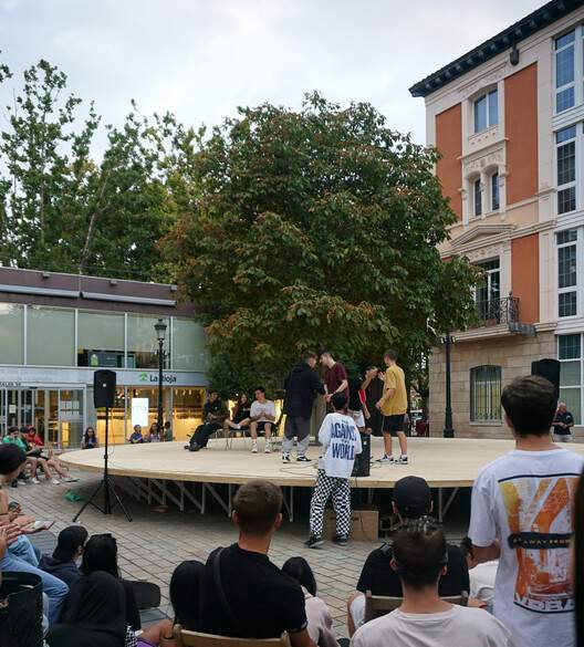 桌子，作为公共空间基础设施的潜力 - 6 的图像 14