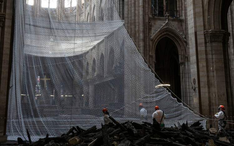 重建巴黎圣母院：法国标志性大教堂的修复之旅 - 11 的图像 16