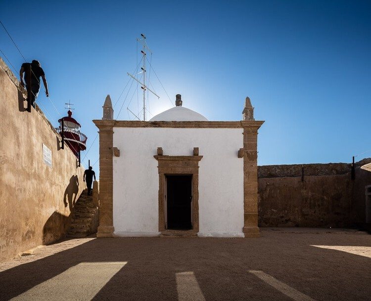 城墙之上：21 项对城堡与堡垒的当代改造干预 - 27 的图像 30